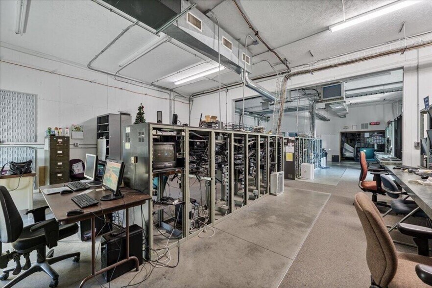 More Photos Of 21551 270th St, Mc Clelland Office For Sale