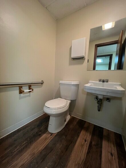 More Photos Of 2710 W Court St, Flint Office For Sale