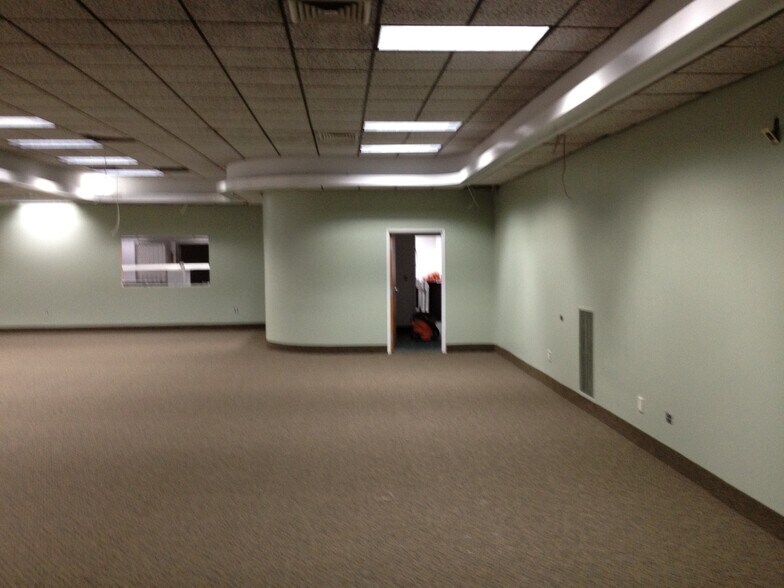 More Photos Of 861-863 Broadway, Bayonne General Retail For Sale