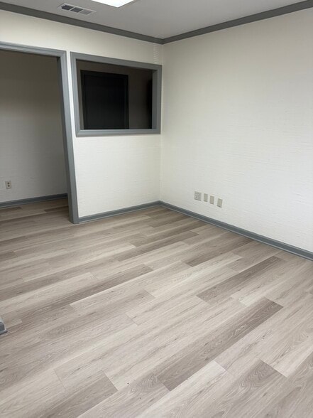 More Photos Of 7373 Hodgson Memorial Dr, Savannah Office For Lease
