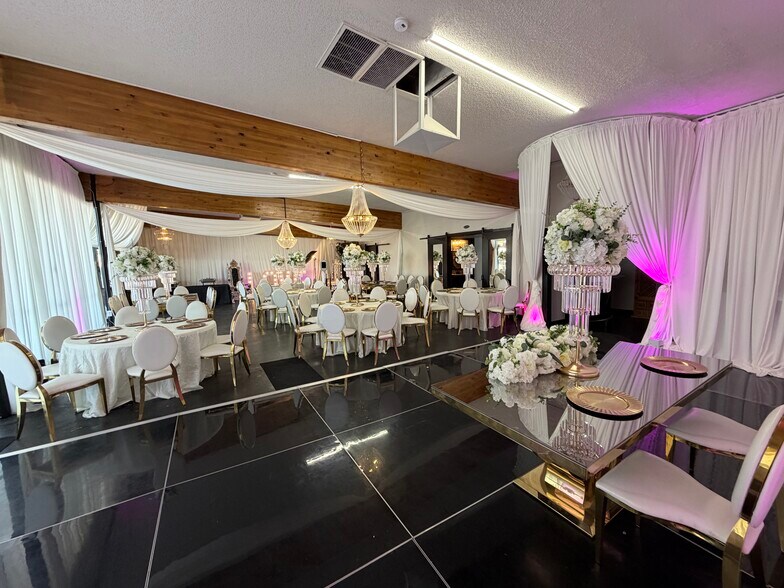 More Photos Of 2111 E Main St, Mesa Freestanding For Sale