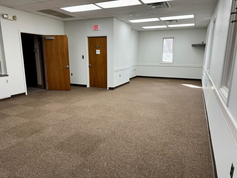 More Photos Of 400 Mocksville Ave, Salisbury Medical For Sale