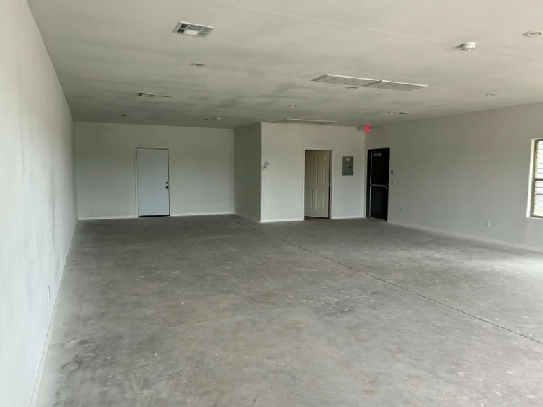 More Photos Of 14800 S Western Ave, Oklahoma City Office For Lease