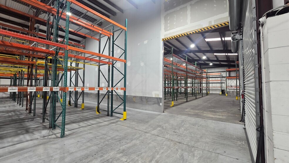 More Photos Of 8575 Somerset Dr, Largo Light Manufacturing For Lease