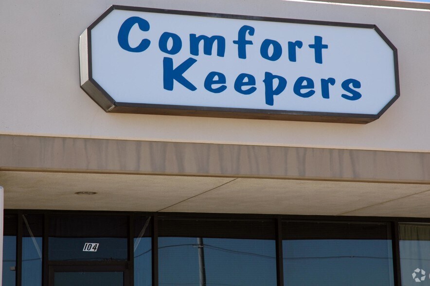 More Photos Of 1225 Belt Line Rd, Garland Unknown For Lease