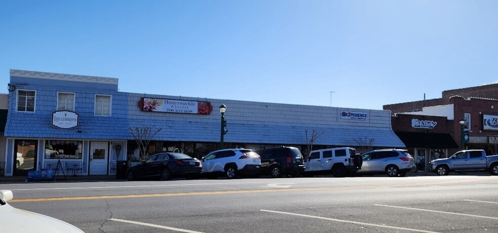 More Photos Of 24-28 S East St, Jasper Storefront Retail Residential For Lease