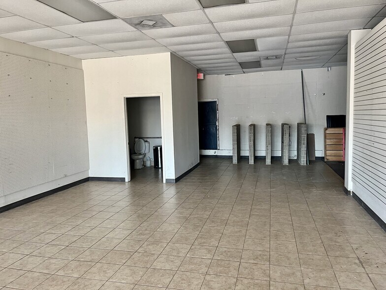 More Photos Of 2001-2017 Frazier St, Conroe Unknown For Sale