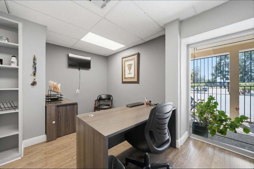 More Photos Of 1660 N Newcomb St, Porterville Coworking Space