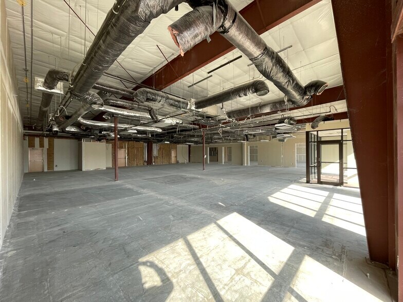 More Photos Of 911 29th St SE, Watertown Unknown For Lease