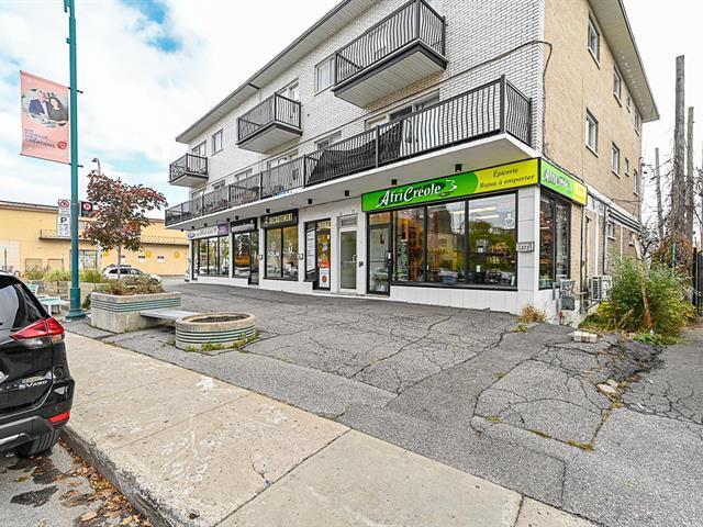 Primary Photo Of 5372-5396 Rue Jean-Talon E, Saint-leonard Storefront Retail Residential For Sale