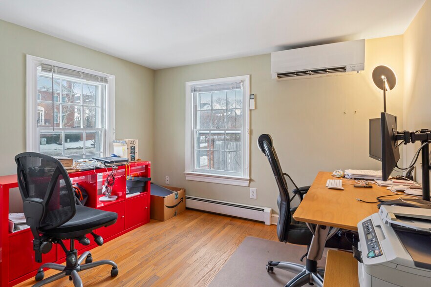 More Photos Of 4235 Chain Bridge Rd, Fairfax Office For Sale