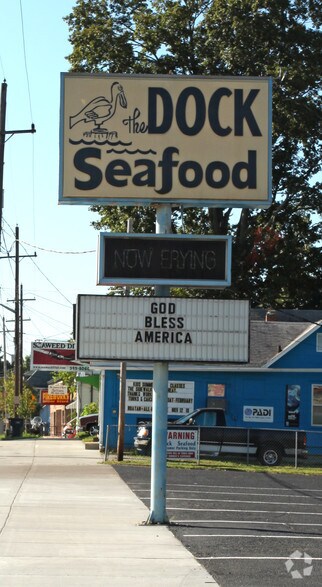 More Photos Of 1125 State St, New Albany Fast Food For Sale