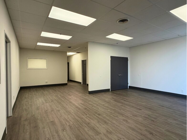More Photos Of 1506-1550 N Knowles Ave, Los Angeles Warehouse For Lease