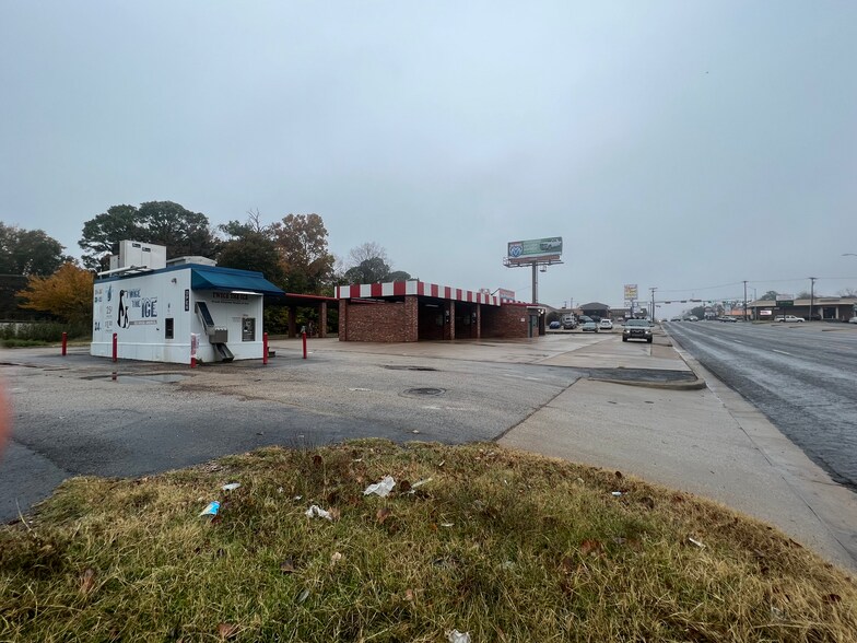 More Photos Of 508 S Palestine St, Athens Carwash For Sale