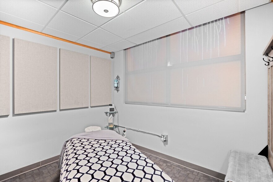More Photos Of 18335 E 103rd Ave, Commerce City Medical For Sale