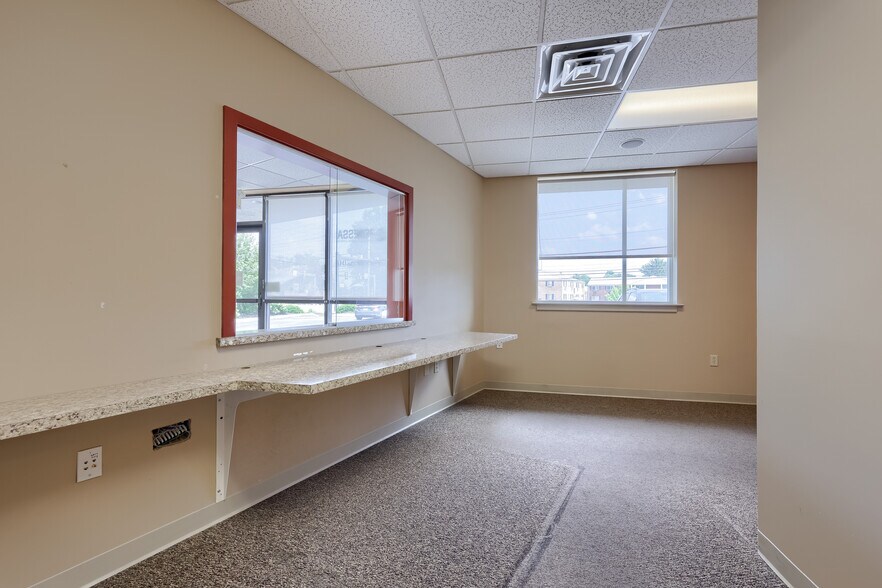 More Photos Of 1864 Oregon Pike, Lancaster Office For Sale