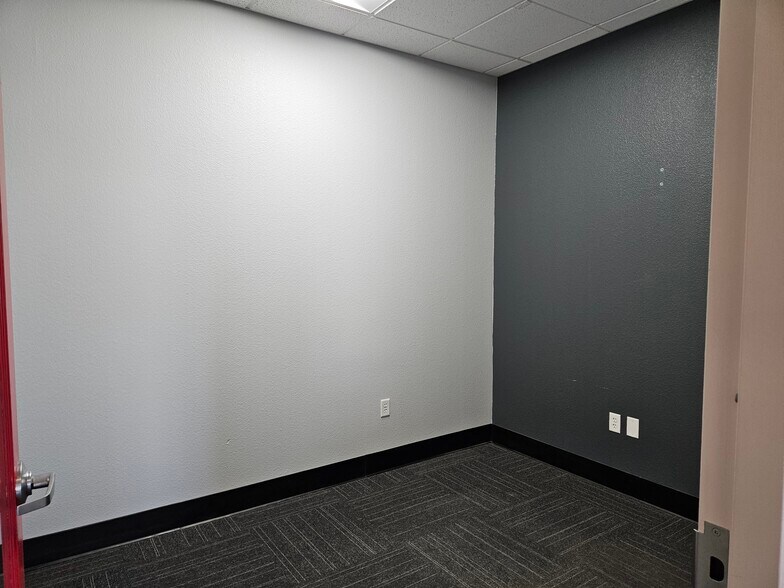More Photos Of 1165 Scenic Dr, Modesto Office For Lease