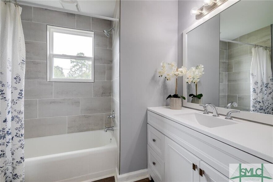 More Photos Of 506 E Montgomery Cross Rd, Savannah Office Residential For Sale