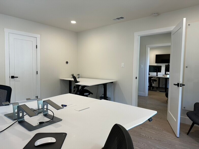 More Photos Of 212 Judah St, Roseville Loft Creative Space For Lease