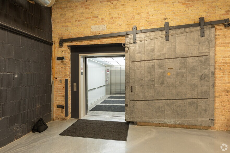 More Photos Of 1414 S Western Ave, Chicago Manufacturing For Lease