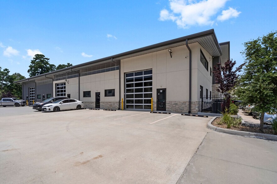 More Photos Of 1330 Rayford Park Rd, Spring Loft Creative Space For Sale