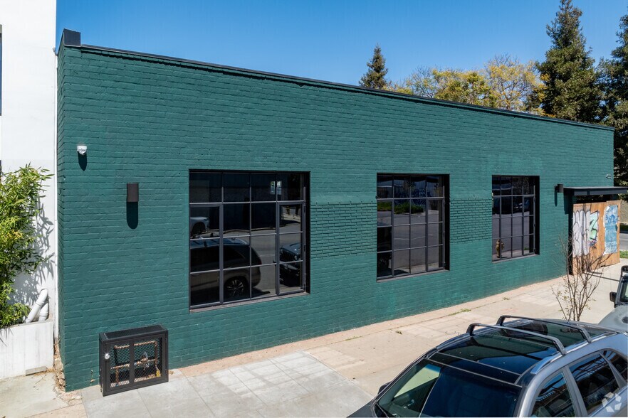 More Photos Of 4005 W Jefferson Blvd, Los Angeles Loft Creative Space For Lease