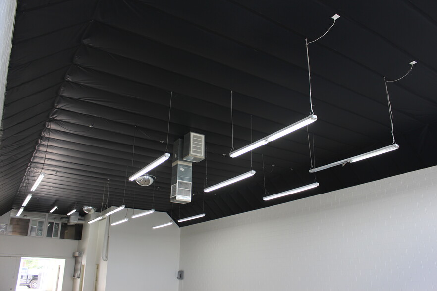 More Photos Of 4136 Eagle Rock Blvd, Los Angeles Storefront For Lease