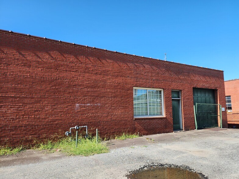 More Photos Of 414 Brookstown Ave, Winston-Salem Warehouse For Sale