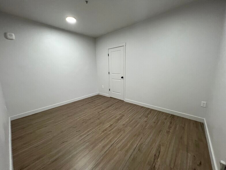 More Photos Of 404 E 5600 S, Salt Lake City Apartments For Sale