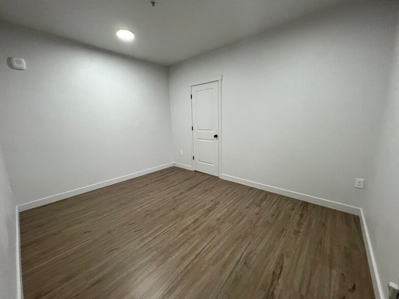 More Photos Of 404 E 5600 S, Salt Lake City Apartments For Sale