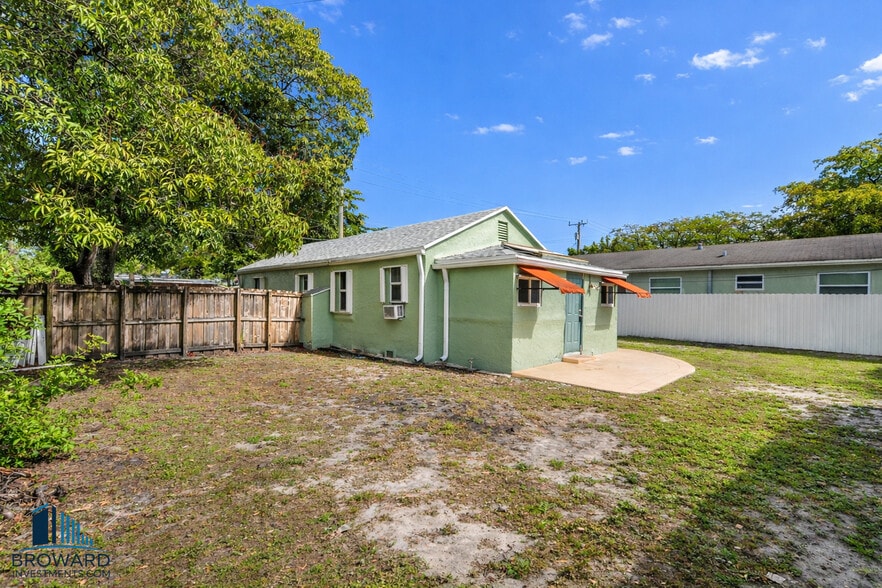 More Photos Of 224 SW 15th St, Dania Beach Apartments For Sale