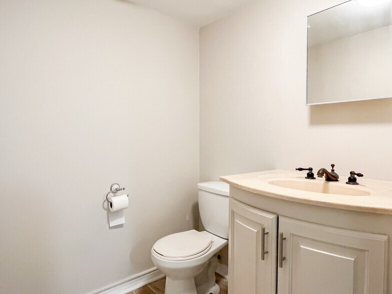 More Photos Of 5917 Jones Creek Rd, Baton Rouge Office For Sale