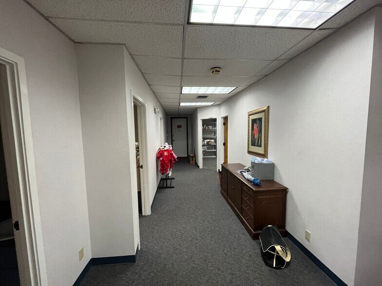 More Photos Of 6210 Samuel Wells, Jacksonville Medical For Sale