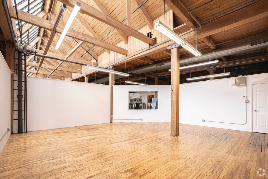 More Photos Of 1200 W 35th St, Chicago Office For Lease