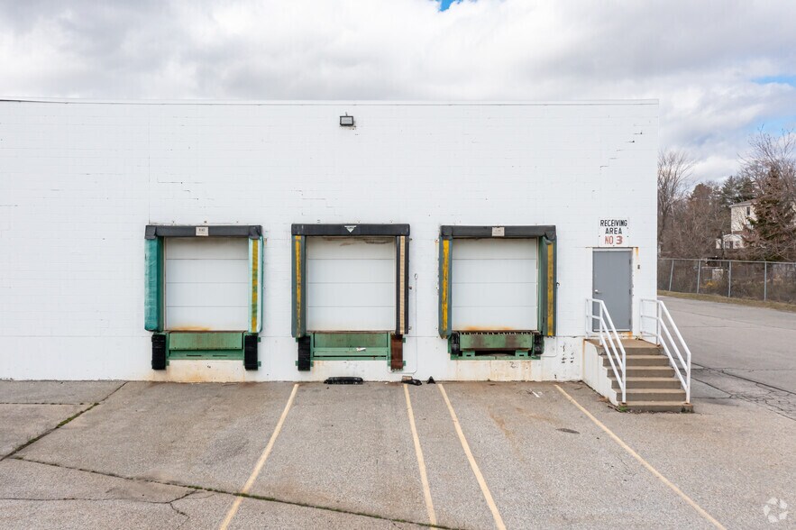 More Photos Of 340 Waterman Ave, Smithfield Warehouse For Lease