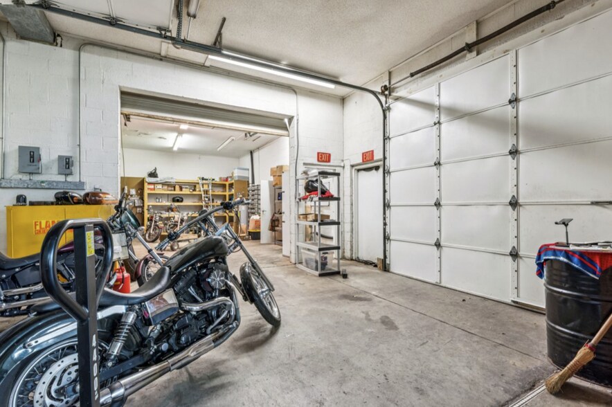 More Photos Of 1222 Hardin Rd, Dallas Flex For Lease