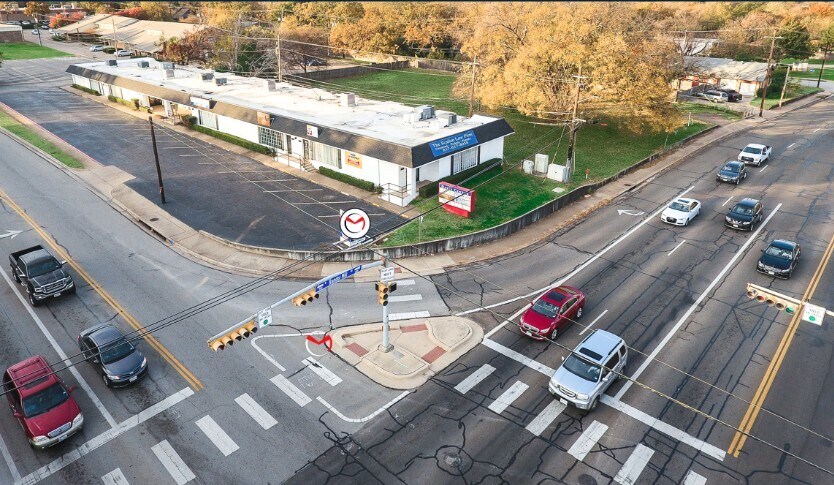 More Photos Of 1012 N Davis Dr, Arlington Storefront For Lease