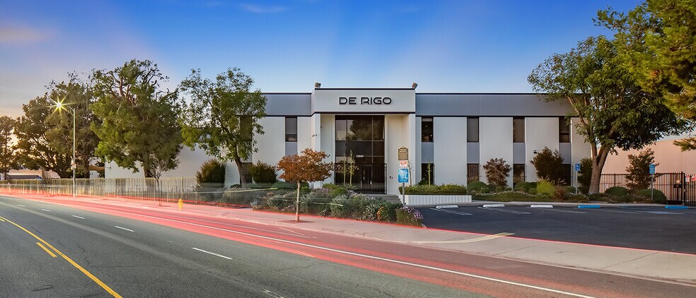 More Photos Of 10941 La Tuna Cyn, Sun Valley Warehouse For Lease