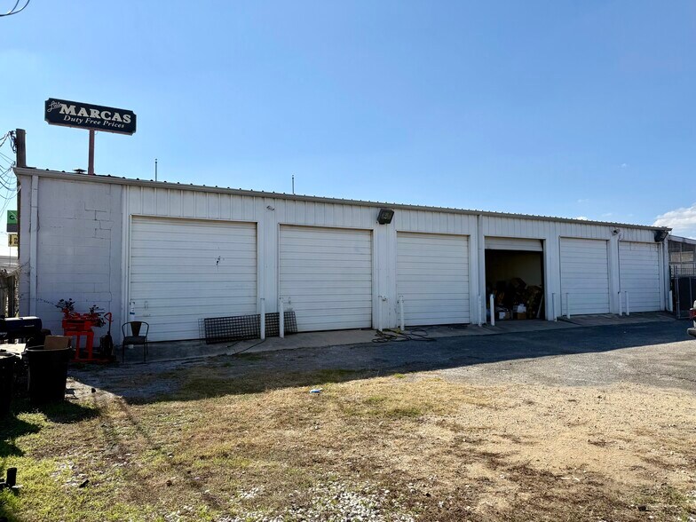 More Photos Of 5607 Kenwick St, San Antonio Showroom For Sale