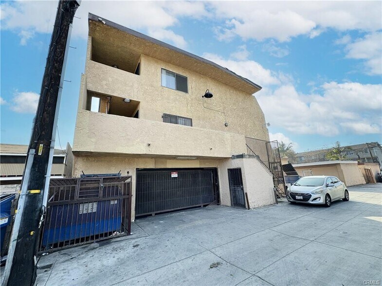 More Photos Of 709 E Chestnut Ave, Santa Ana Apartments For Sale