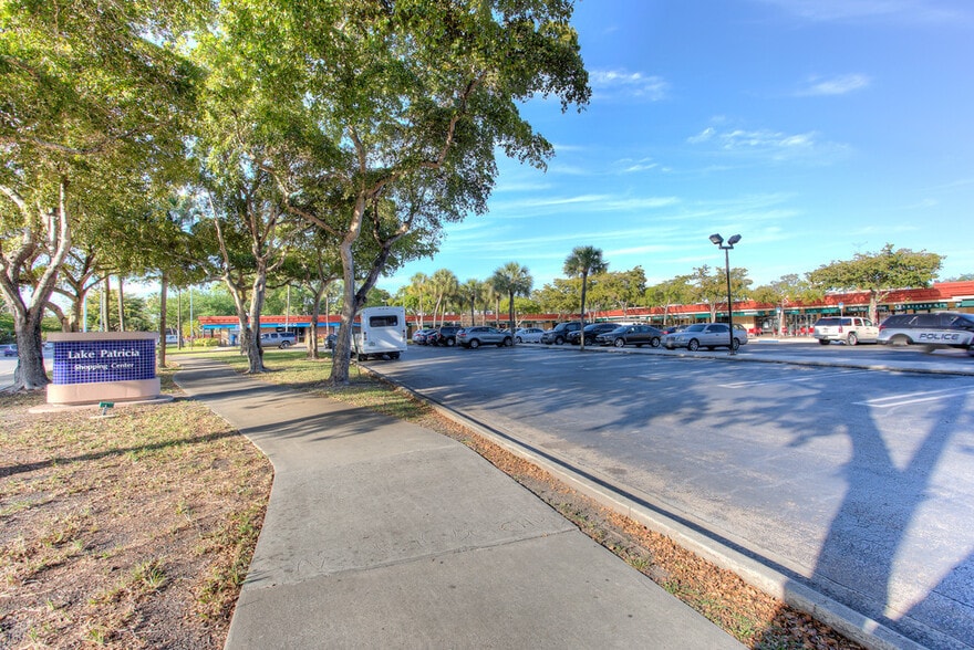 More Photos Of 13905-14047 NW 67th Ave, Miami Lakes Unknown For Lease