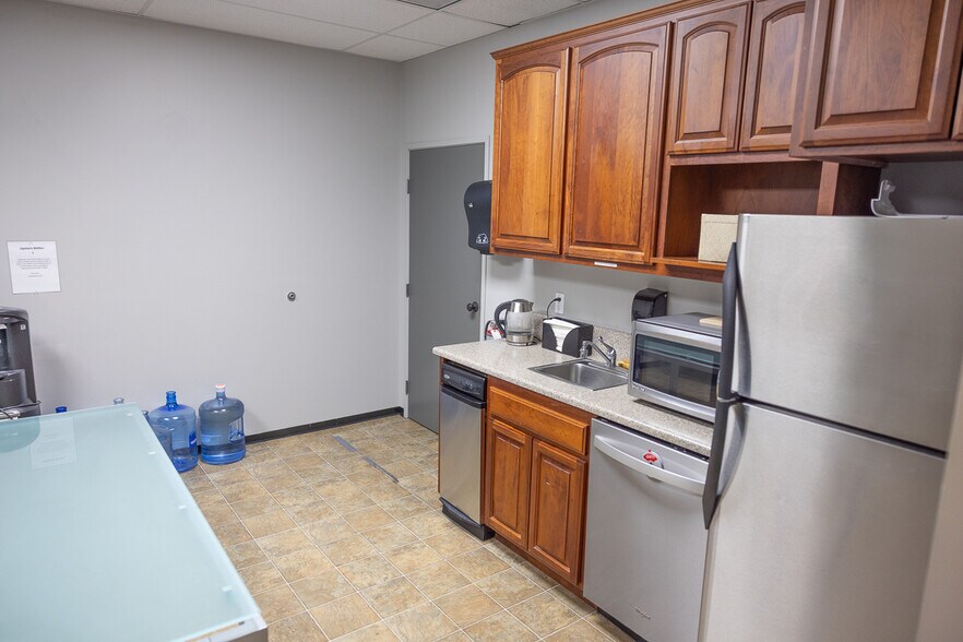 More Photos Of 416 B St, Santa Rosa Office For Sale