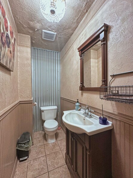 More Photos Of 111 2nd S Ave, Okanogan Storefront Retail Office For Sale