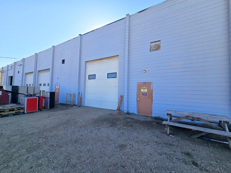 More Photos Of 1804 4th St, Leduc Warehouse For Lease