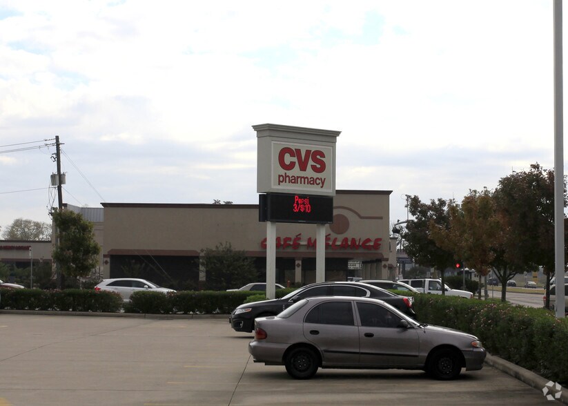 More Photos Of 10902 Bissonnet St, Houston Drugstore For Lease