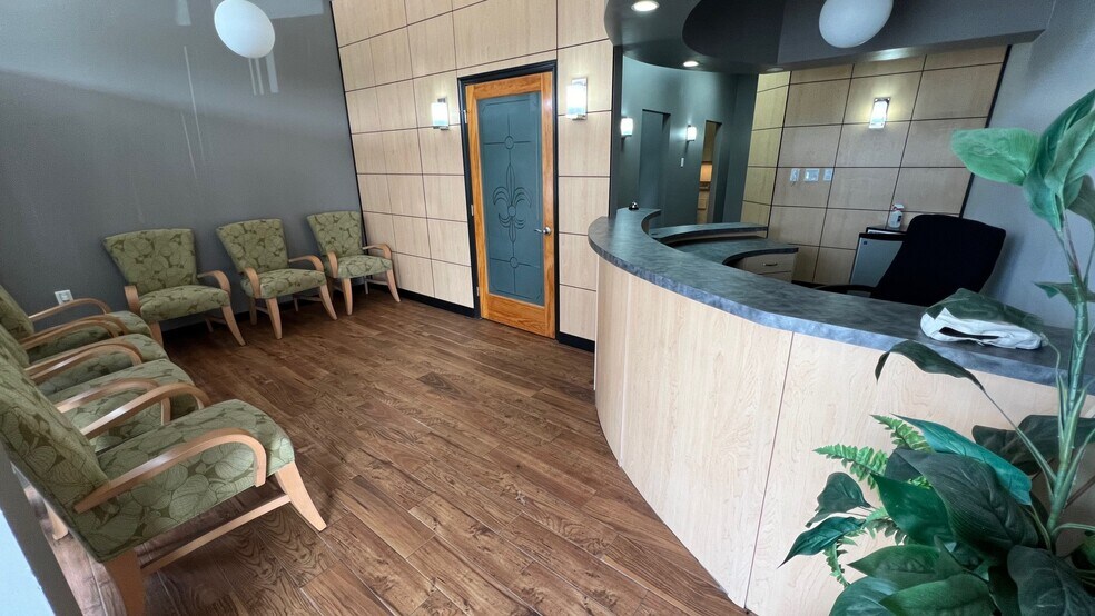 More Photos Of 3750 Virginia Beach Blvd, Virginia Beach General Retail For Lease