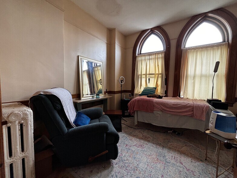 More Photos Of 512 N Lincoln St, Bay City Apartments For Sale