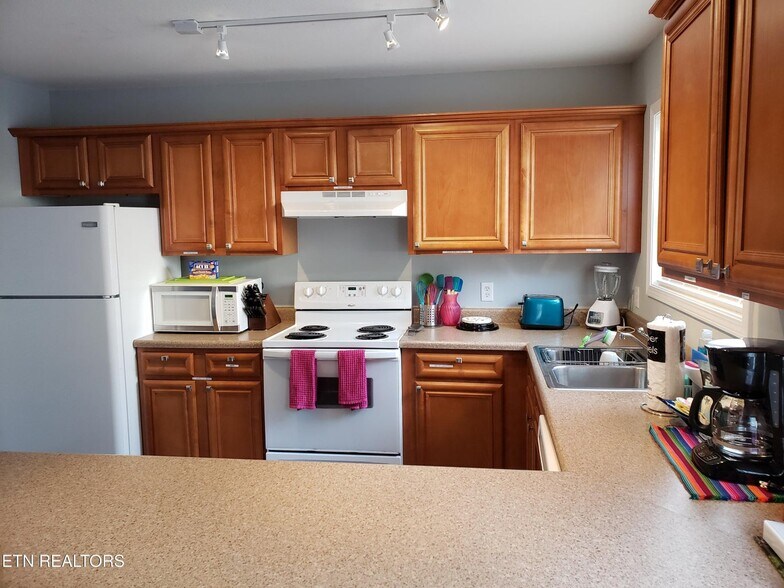 More Photos Of 40 Jamestown Ct, Crossville Multifamily For Sale