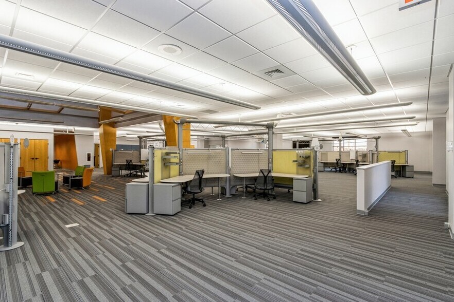 More Photos Of 2834 Northgate Dr, Iowa City Office For Lease