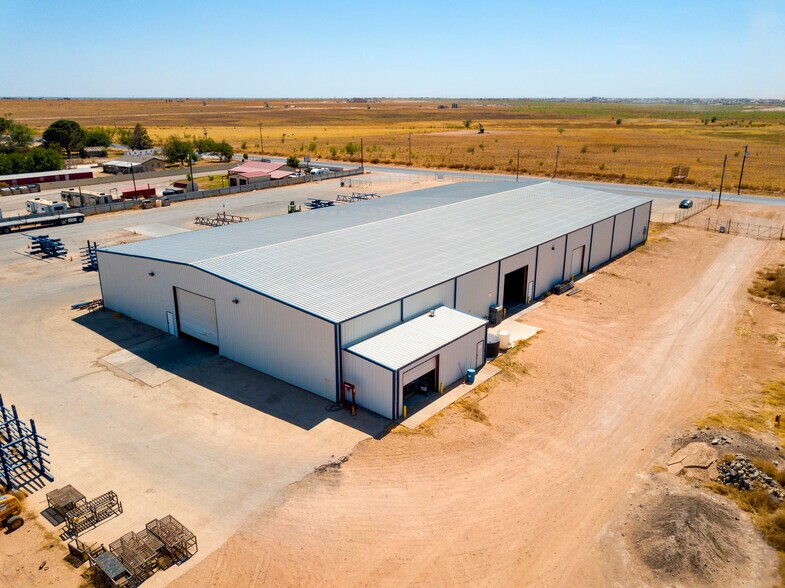 More Photos Of 3707 S County Road 1210, Midland Distribution For Lease